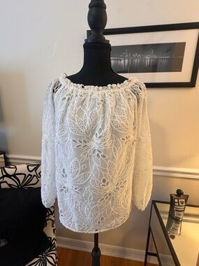 White House Black Market Ruffled White 3/4 Sleeve Blouse